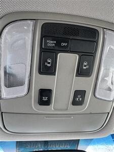 2017 Kia Sedona LX   - Photo 17 - Albuquerque, NM 87110