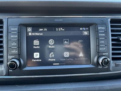 2017 Kia Sedona LX   - Photo 12 - Albuquerque, NM 87110