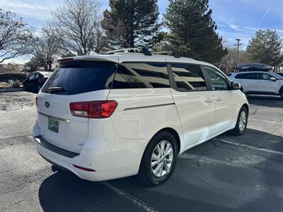 2017 Kia Sedona LX   - Photo 6 - Albuquerque, NM 87110