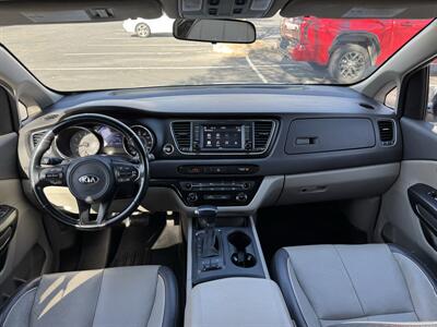 2017 Kia Sedona LX   - Photo 10 - Albuquerque, NM 87110