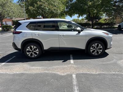 2021 Nissan Rogue SV   - Photo 4 - Albuquerque, NM 87110