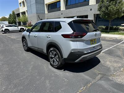 2021 Nissan Rogue SV   - Photo 4 - Albuquerque, NM 87110