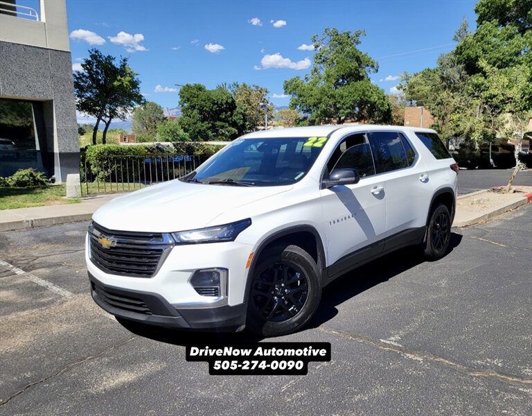 2022 Chevrolet Traverse LS   - Photo 1 - Albuquerque, NM 87110