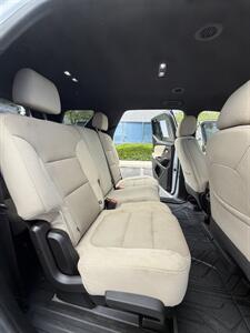 2022 Chevrolet Traverse LS   - Photo 19 - Albuquerque, NM 87110