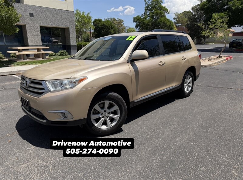 2012 Toyota Highlander SE  