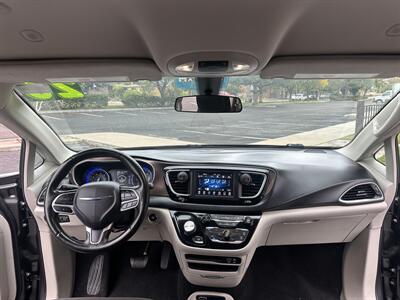 2020 Chrysler Voyager LX   - Photo 10 - Albuquerque, NM 87110