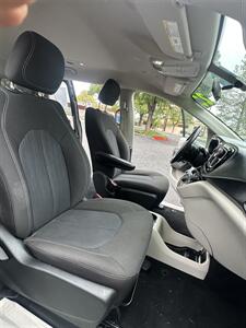 2020 Chrysler Voyager LX   - Photo 16 - Albuquerque, NM 87110