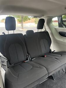 2020 Chrysler Voyager LX   - Photo 18 - Albuquerque, NM 87110