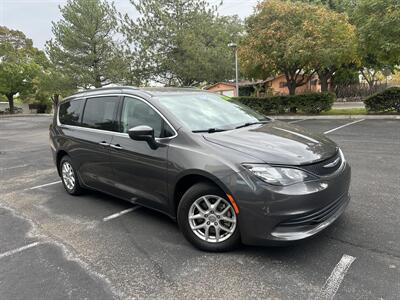 2020 Chrysler Voyager LX   - Photo 2 - Albuquerque, NM 87110