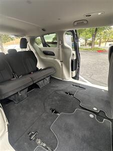 2020 Chrysler Voyager LX   - Photo 21 - Albuquerque, NM 87110