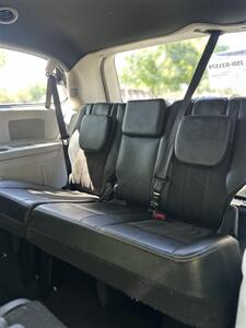 2019 Dodge Grand Caravan SXT   - Photo 16 - Albuquerque, NM 87110