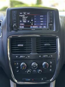 2019 Dodge Grand Caravan SXT   - Photo 11 - Albuquerque, NM 87110