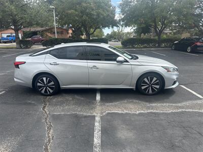 2019 Nissan Altima 2.5 SV   - Photo 4 - Albuquerque, NM 87110