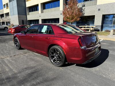 2019 Chrysler 300 Series S   - Photo 5 - Albuquerque, NM 87110