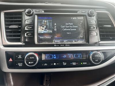 2017 Toyota Highlander LE Plus   - Photo 12 - Albuquerque, NM 87110