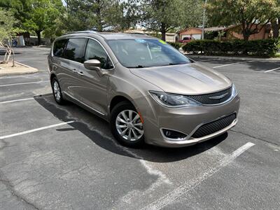 2018 Chrysler Pacifica Touring L   - Photo 2 - Albuquerque, NM 87110