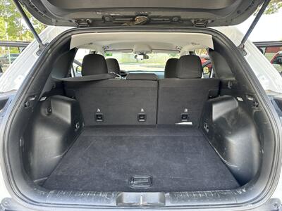 2019 Jeep Cherokee Latitude   - Photo 17 - Albuquerque, NM 87110