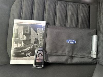 2017 Ford Fusion Hybrid SE   - Photo 14 - Albuquerque, NM 87110