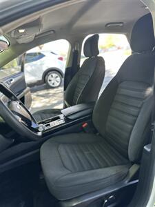 2017 Ford Fusion Hybrid SE   - Photo 9 - Albuquerque, NM 87110