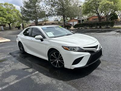 2018 Toyota Camry SE   - Photo 2 - Albuquerque, NM 87110