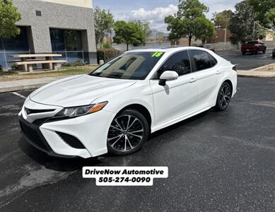 2018 Toyota Camry SE Sedan