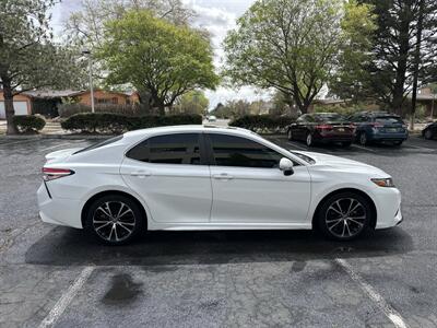 2018 Toyota Camry SE   - Photo 4 - Albuquerque, NM 87110