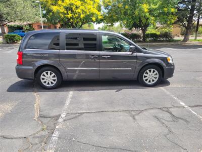 2016 Chrysler Town and Country Touring   - Photo 4 - Albuquerque, NM 87110
