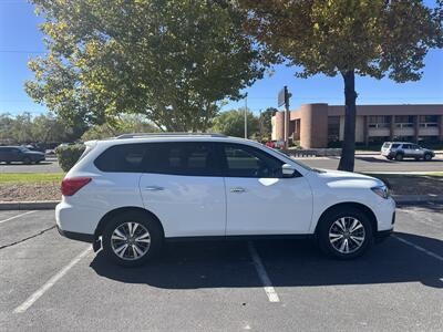 2018 Nissan Pathfinder S   - Photo 5 - Albuquerque, NM 87110