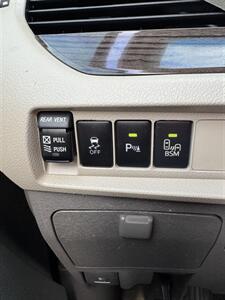 2015 Toyota Sienna Limited Premium 7-Passeng   - Photo 16 - Albuquerque, NM 87110