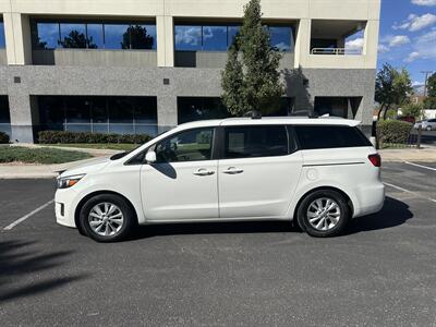 2017 Kia Sedona LX   - Photo 3 - Albuquerque, NM 87110