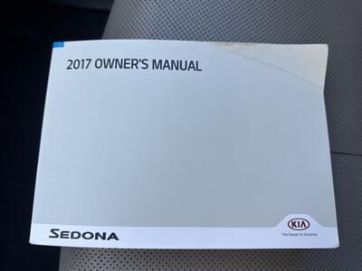 2017 Kia Sedona LX   - Photo 25 - Albuquerque, NM 87110