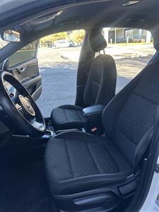 2021 Kia Rio S   - Photo 10 - Albuquerque, NM 87110