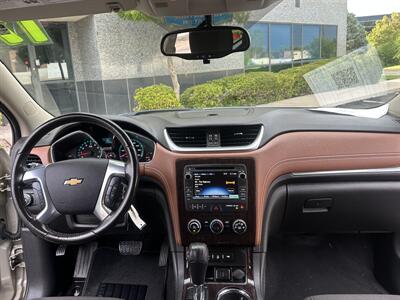 2017 Chevrolet Traverse LT   - Photo 10 - Albuquerque, NM 87110