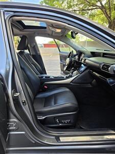 2016 Lexus IS 300   - Photo 16 - Albuquerque, NM 87110