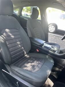 2018 Ford Fusion Hybrid SE   - Photo 13 - Albuquerque, NM 87110