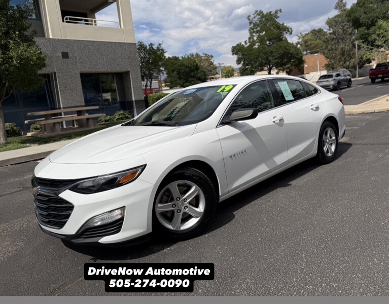 2019 Chevrolet Malibu LS   - Photo 1 - Albuquerque, NM 87110