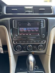 2018 Volkswagen Passat 2.0T R-Line   - Photo 12 - Albuquerque, NM 87110