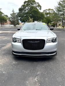 2021 Chrysler 300 Touring   - Photo 7 - Albuquerque, NM 87110
