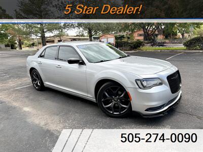 2021 Chrysler 300 Touring   - Photo 2 - Albuquerque, NM 87110