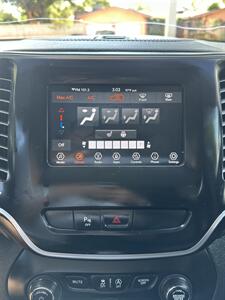 2020 Jeep Cherokee Latitude Plus   - Photo 13 - Albuquerque, NM 87110