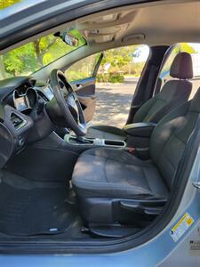 2018 Chevrolet Cruze LS Auto   - Photo 9 - Albuquerque, NM 87110