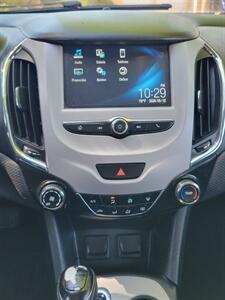 2018 Chevrolet Cruze LS Auto   - Photo 11 - Albuquerque, NM 87110