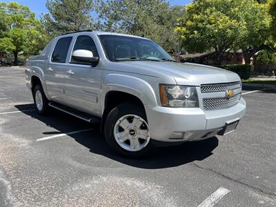 2013 Chevrolet Avalanche LT Black Diamond   - Photo 2 - Albuquerque, NM 87110