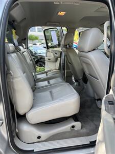 2013 Chevrolet Avalanche LT Black Diamond   - Photo 19 - Albuquerque, NM 87110