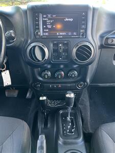 2018 Jeep Wrangler JK Unlimited Sport S   - Photo 11 - Albuquerque, NM 87110