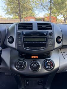 2011 Toyota RAV4   - Photo 11 - Albuquerque, NM 87110