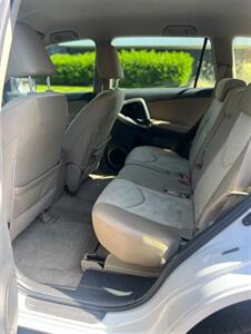 2009 Toyota RAV4   - Photo 22 - Portland, OR 97216