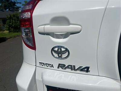 2009 Toyota RAV4   - Photo 19 - Portland, OR 97216