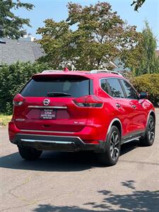 2017 Nissan Rogue SL - Photo 8 - Portland, OR 97216