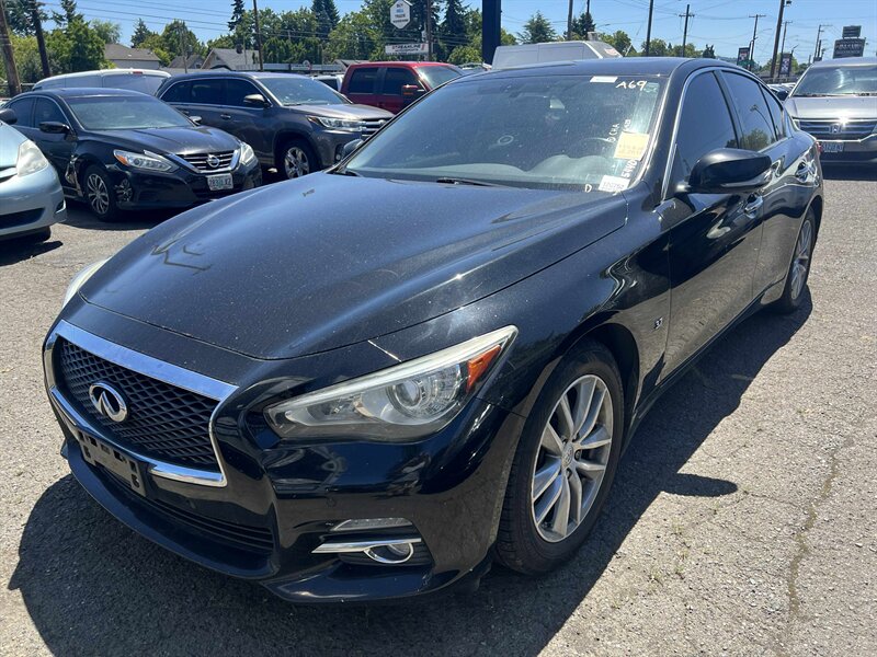 2015 INFINITI Q50  